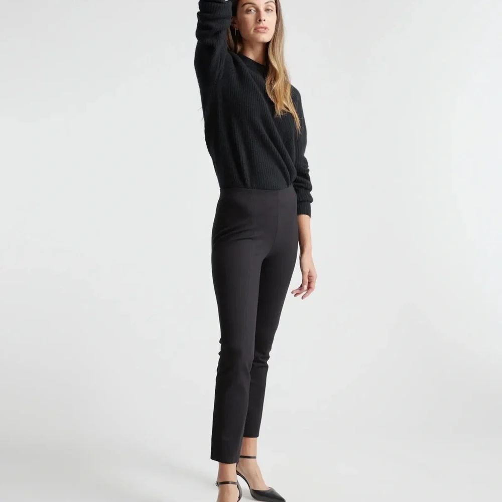 Quince Ultra Stretch Ponte Pintuck Black Ankle Pants, Size M, Pristine Like New! - Picture 4 of 15